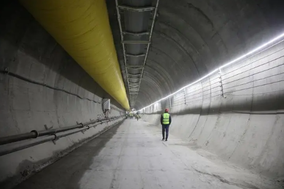 新疆交建：中标12.33亿元公路建设项目