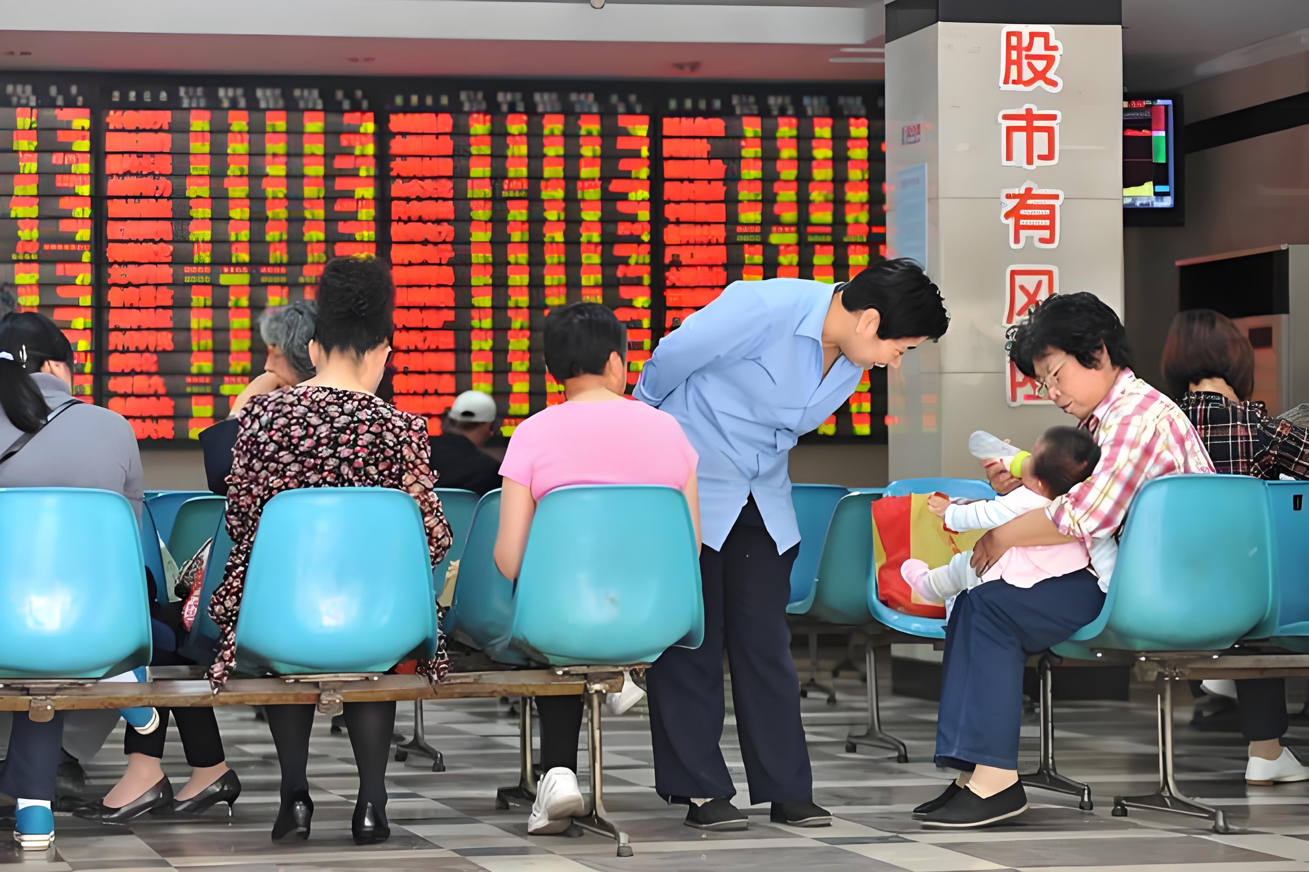 华泰柏瑞沪深300ETF放量显著
