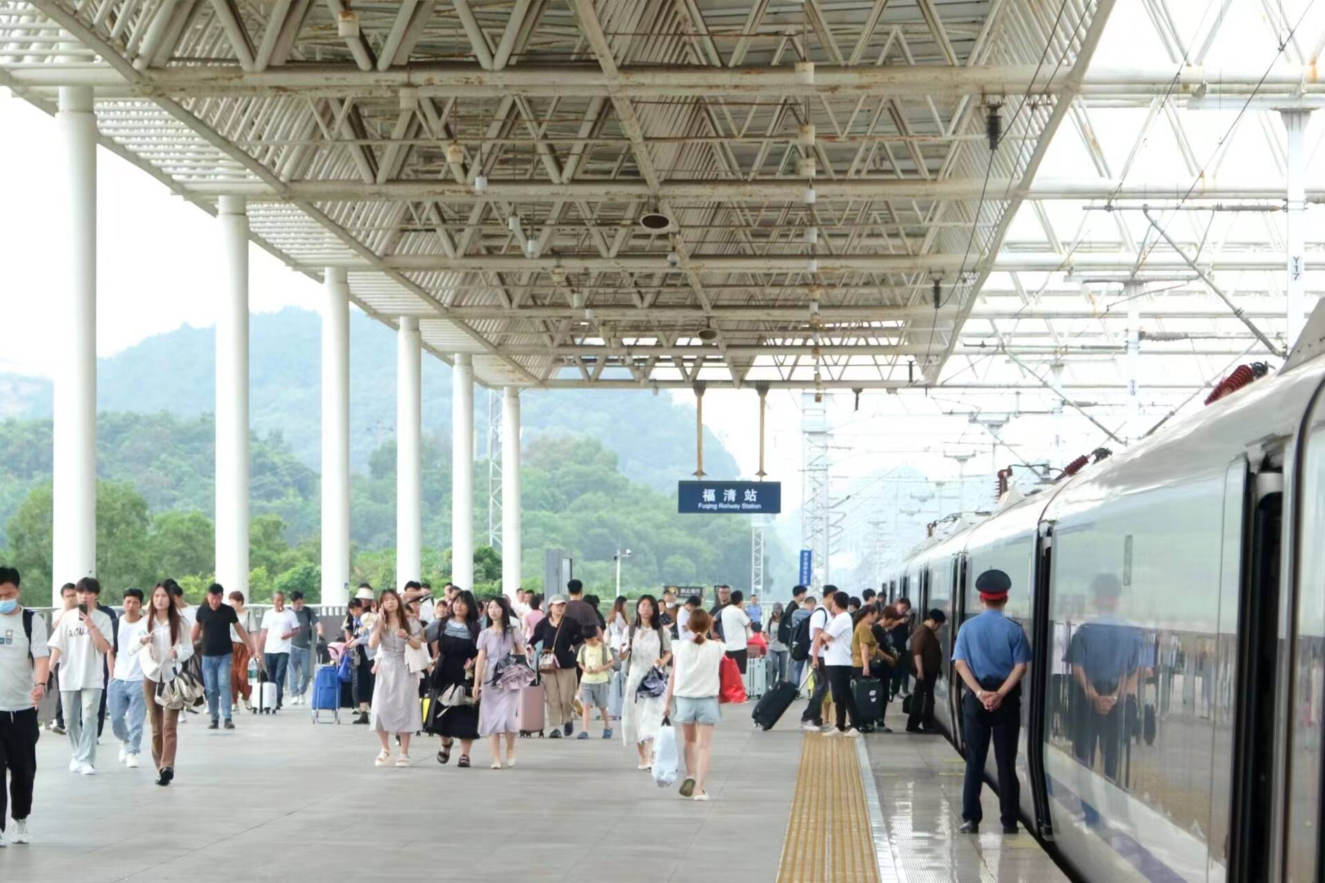 创历史新高！5月1日全国铁路发送旅客2311.9万人次