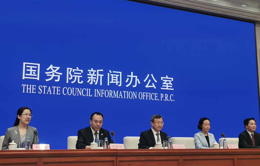 重塑布雷顿森林体系委员会执行董事马克·乌赞答每经问：当前正是重塑全球经济平衡的关键时机 中国需推动经济向内需驱动转型