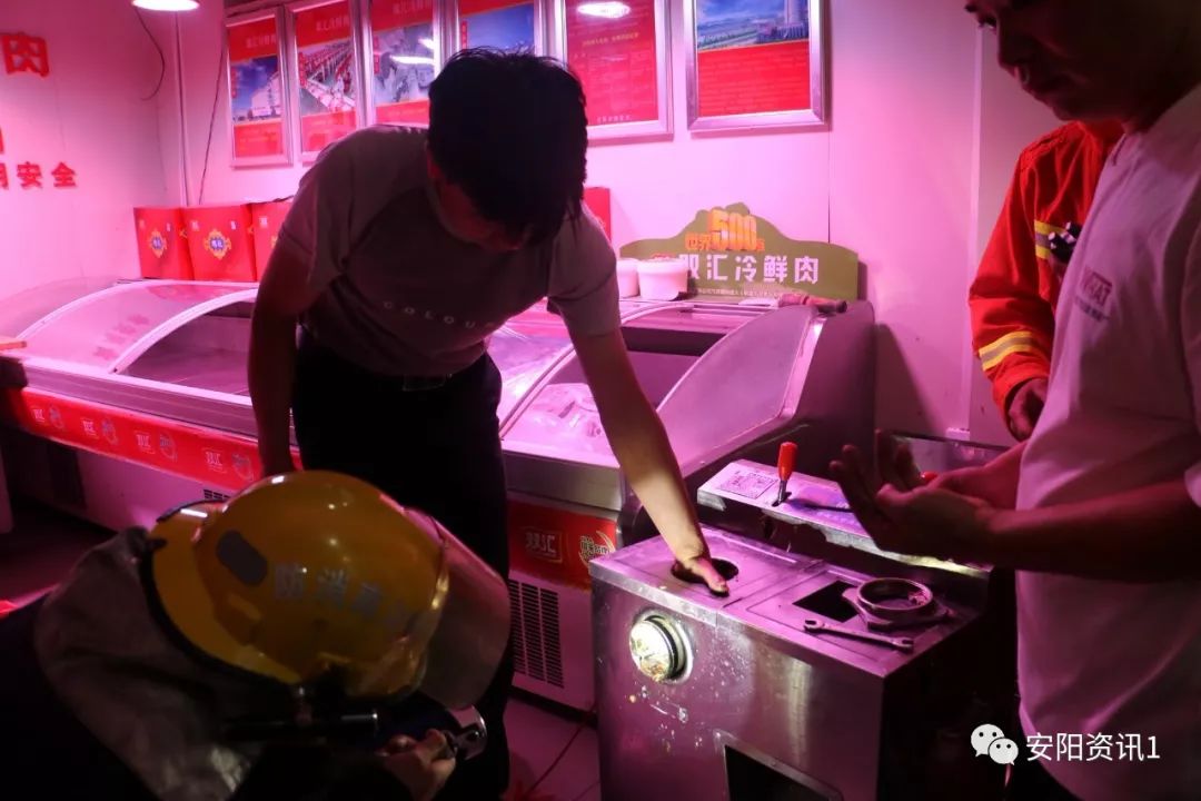 浙江余姚一学校食堂绞肉机发现活蛆：对有关人员停职、免职处理