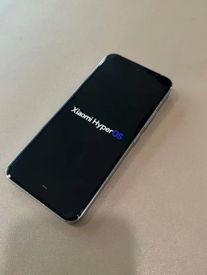 小直屏手机“受宠” 厂商纷推新品争夺苹果iPhone用户