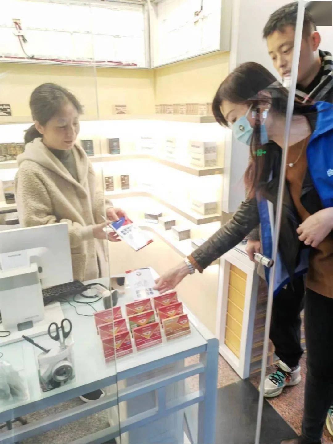 《电子烟管理办法》实施满三年 上海、成都热门商圈内电子烟门店数量大幅度减少