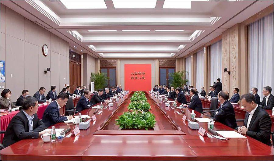 人保服务 ,人保伴您前行_2025年拖鞋行业现状与发展趋势分析
