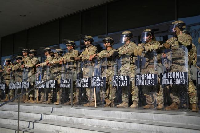 洛杉矶宣布实施宵禁