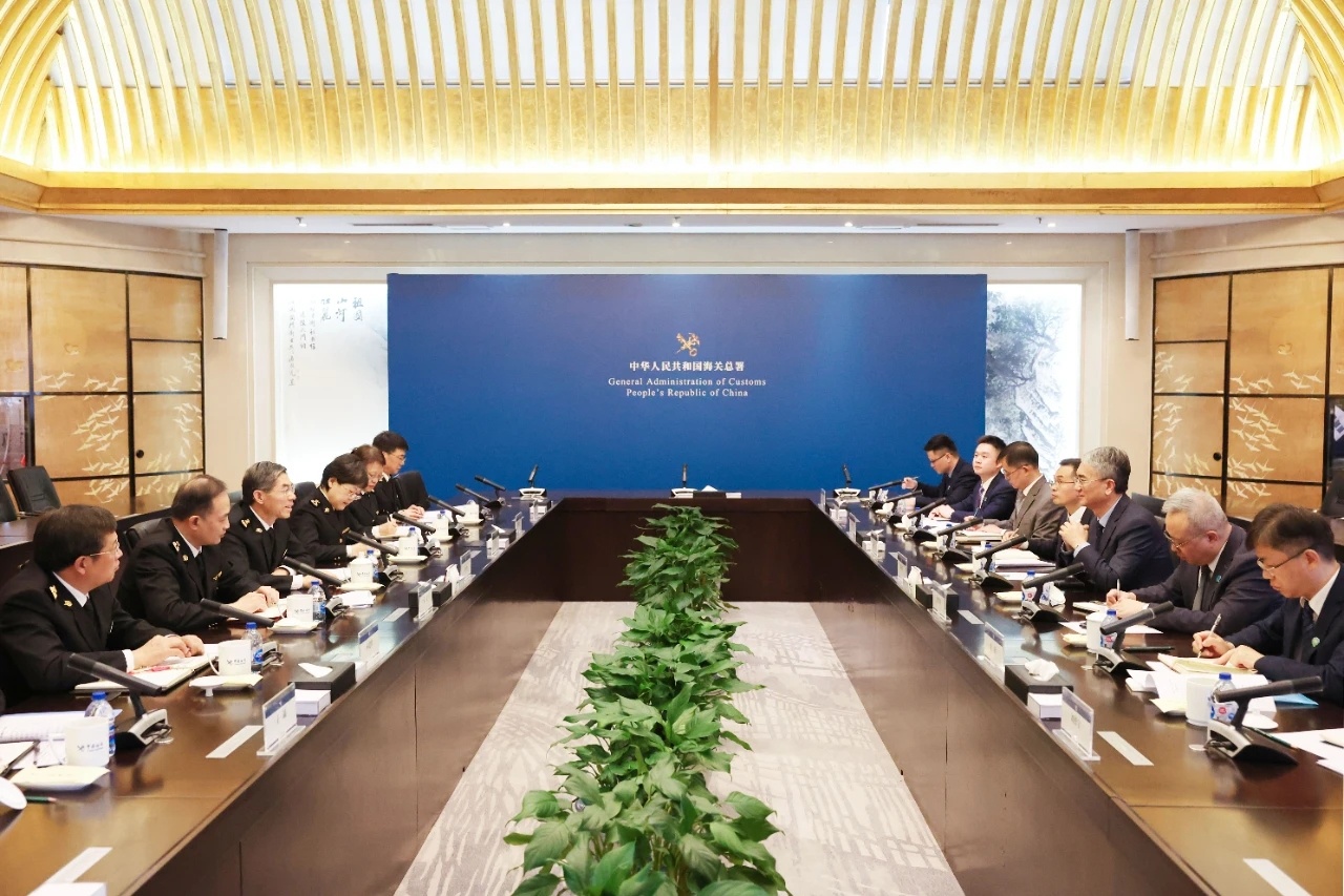 海关总署副署长王令浚与非洲多国对口合作部门签署农食产品输华准入议定书