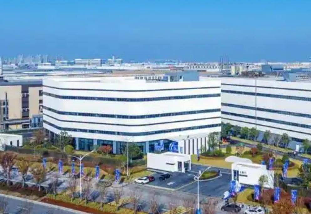 港股破发的钧达股份：近两期业绩亏损均创新高，专业化路线难敌一体化冲击