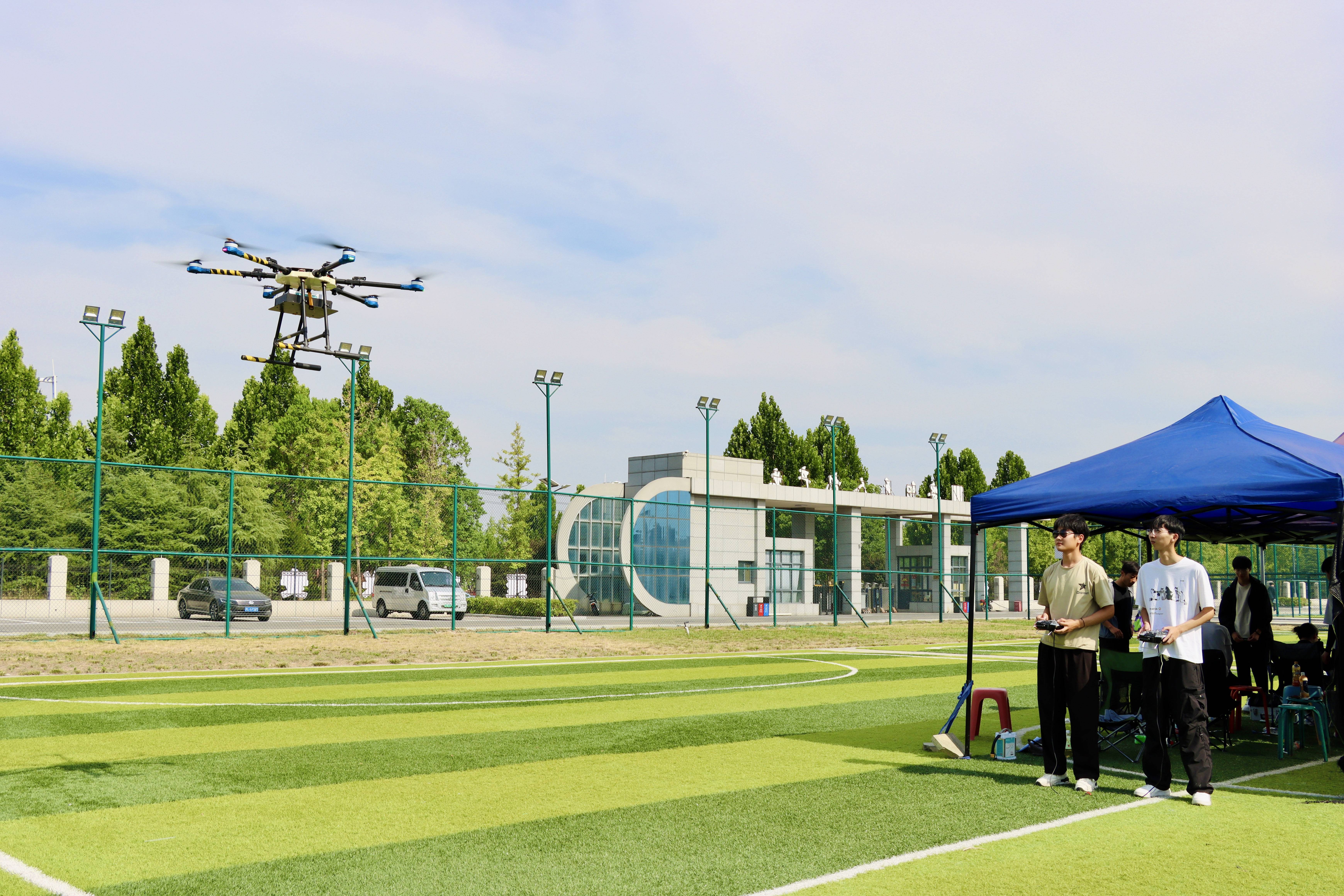 低空经济加速走进日常生活