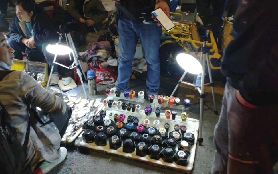走访华强北充电宝市场：有无“3C标识”价差仅为个位数，无标产品仍在售
