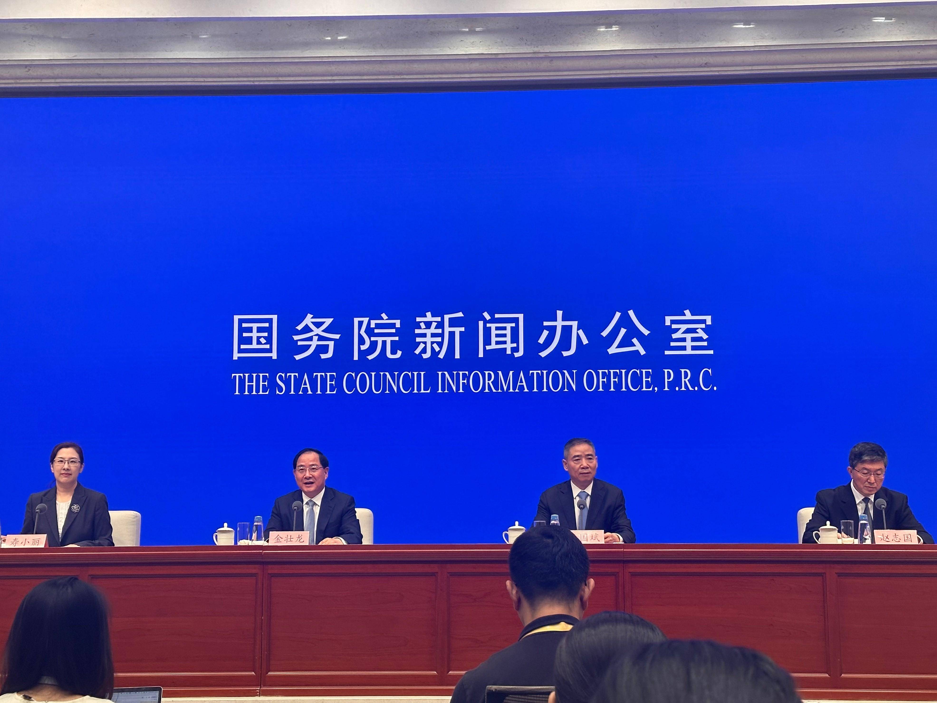 工信部：1―4月规上纺织企业工业增加值同比增长4.2%