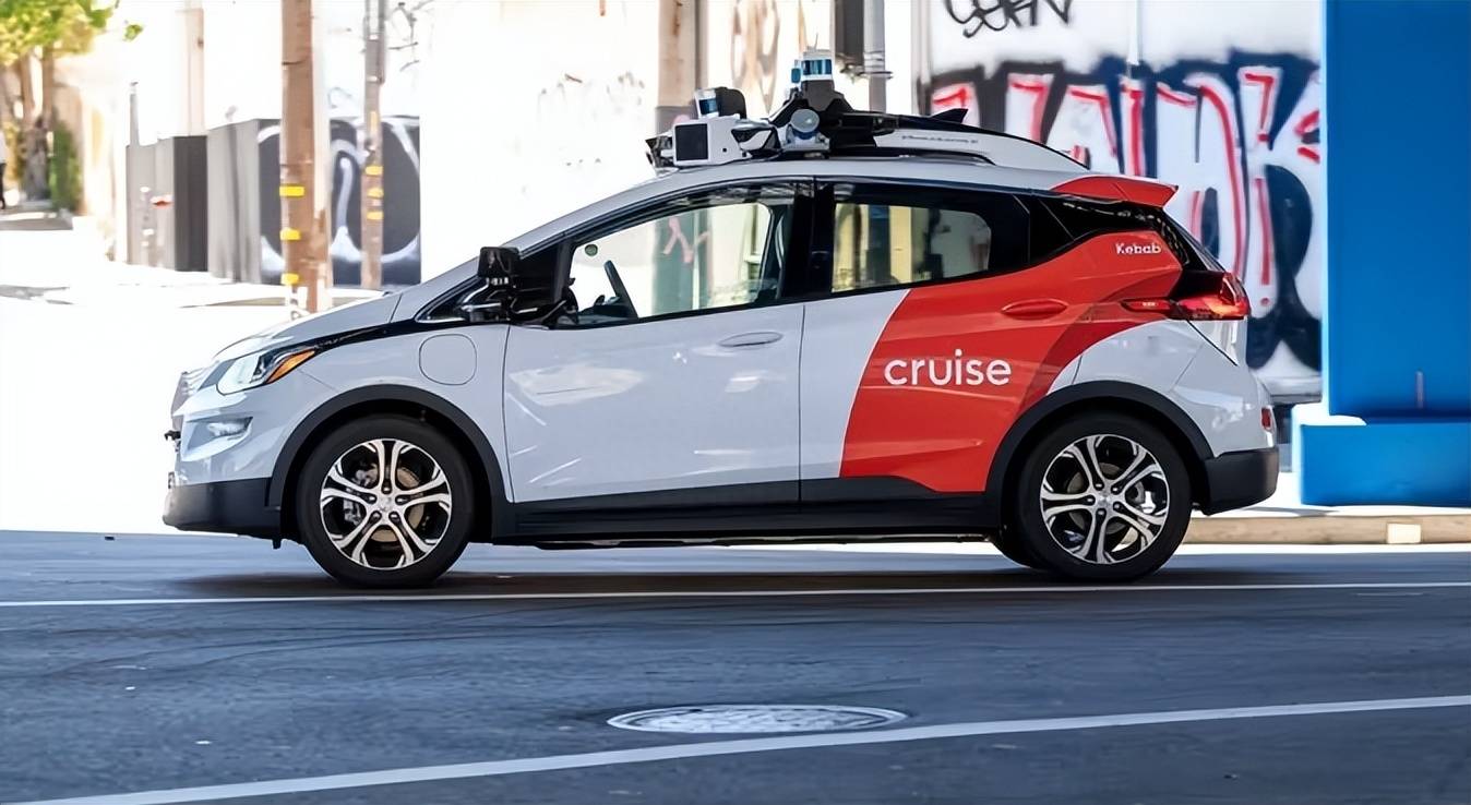 集邦咨询：预估中国Robotaxi市场规模将于2035年达445亿美元
