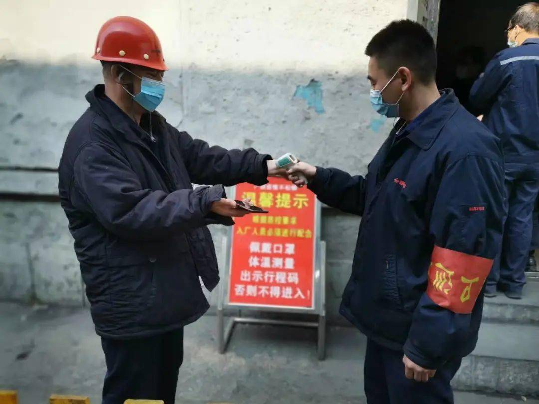 昆明通报129名游客滞留服务区：游客已安全返回酒店，将对涉事旅行社严肃处理