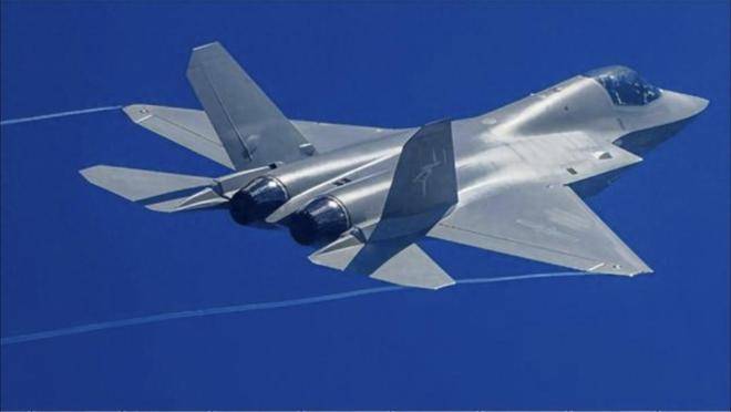 深耕航空文创，卡游“中国战机收藏卡”横空出世