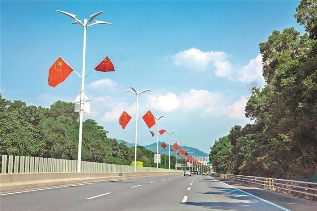 人保伴您前行,拥有“如意行”驾乘险，出行更顺畅！_2025年医药外包产业现状与未来发展趋势分析