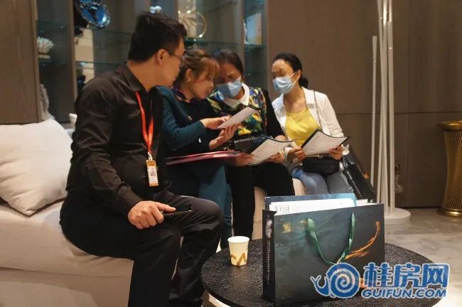 沛嘉医疗-B上半年收入同比增长约16.2%—19.5%