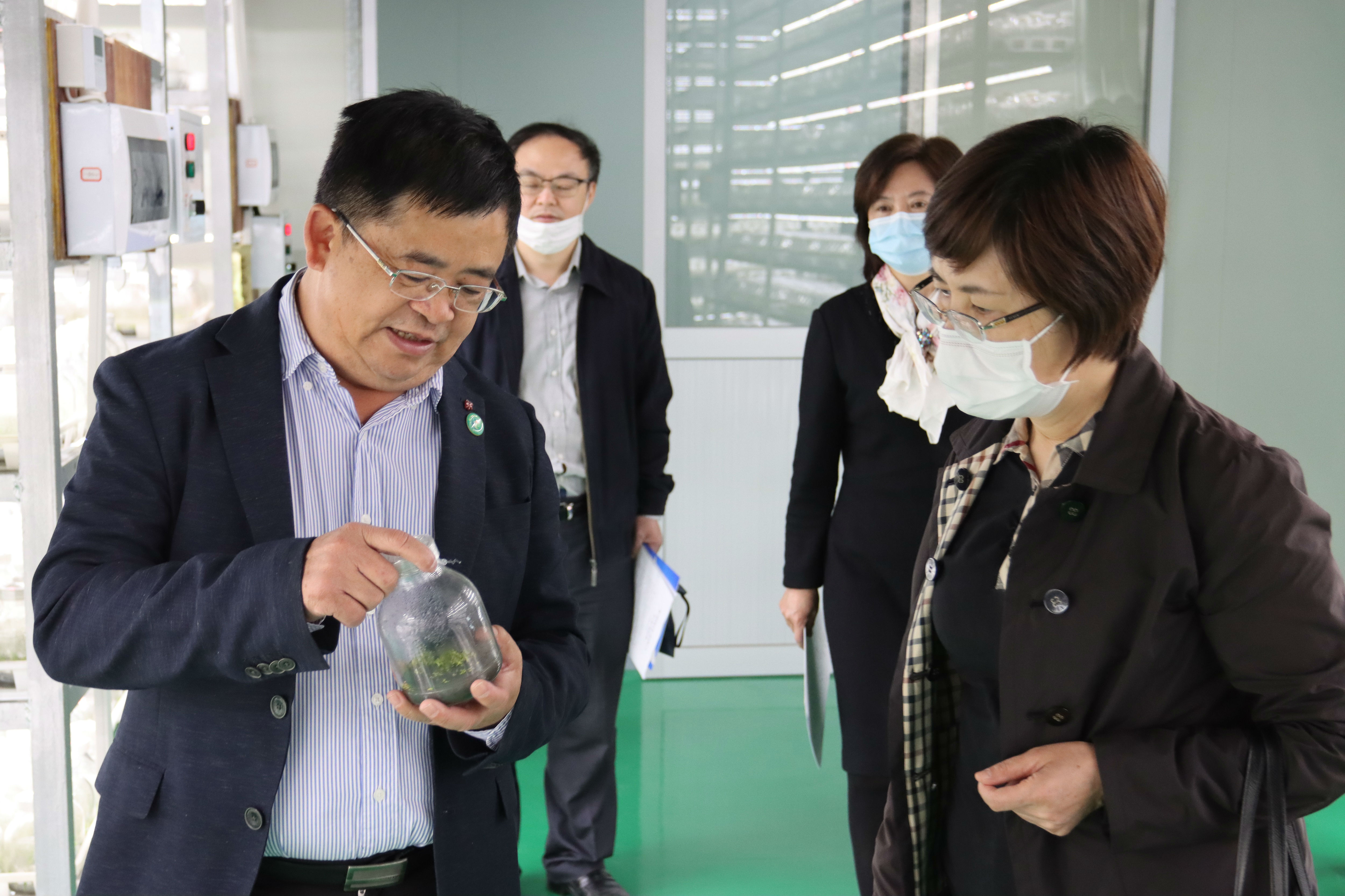 九强生物：副董事长、总经理梁红军离任