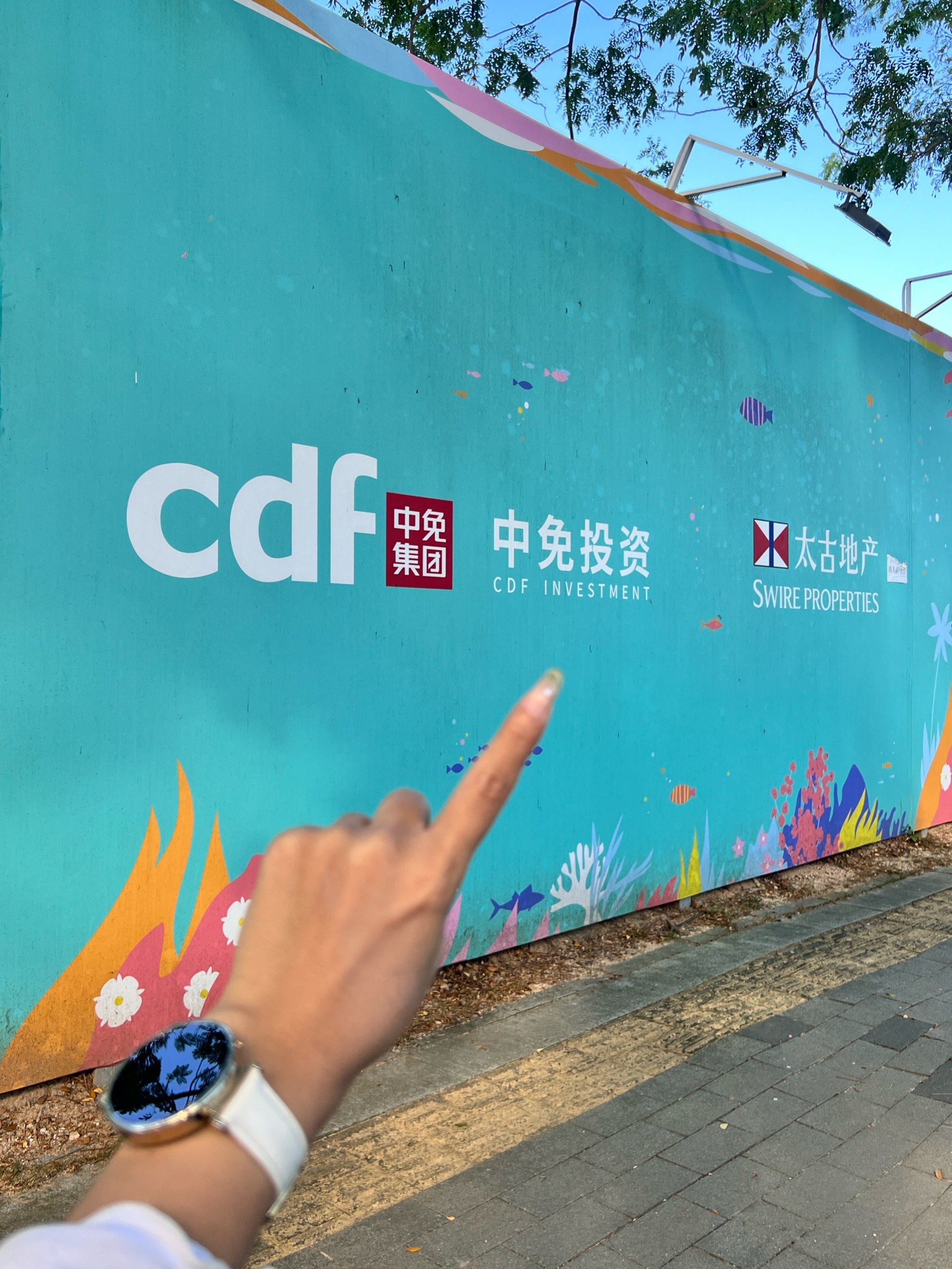 海南三亚：逛商场成外国人旅游新潮流