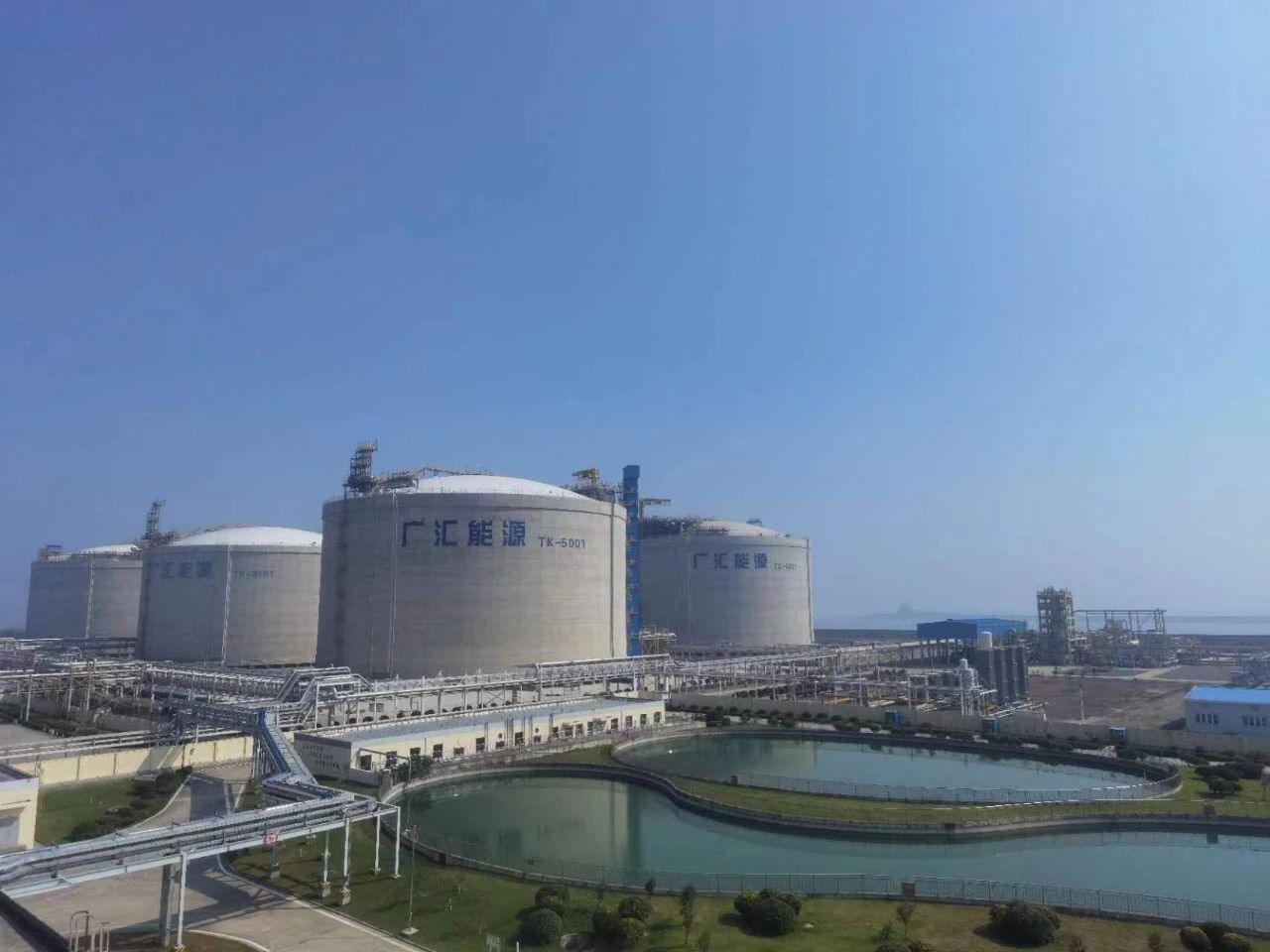 电投产融:深交所中止审核公司重大资产置换等事项