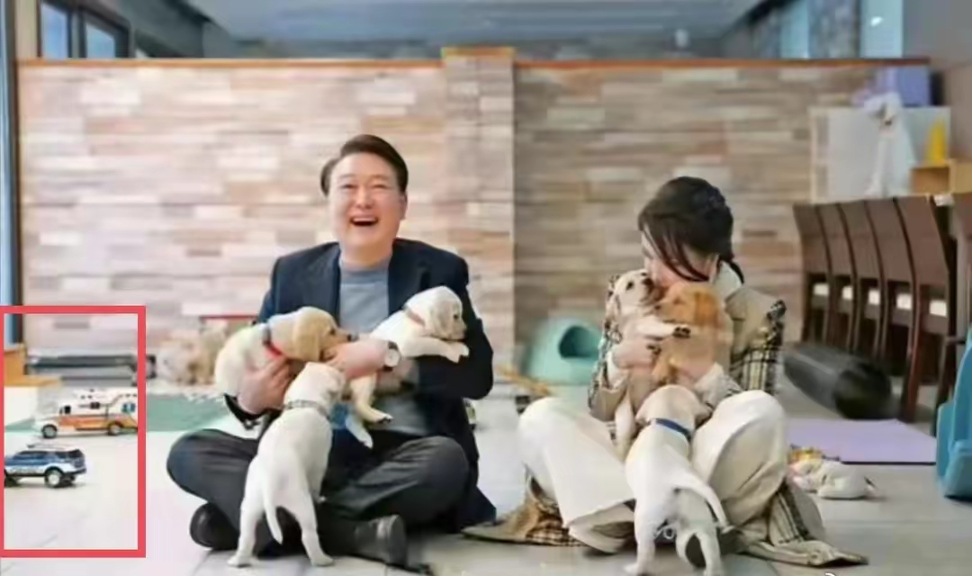 尹锡悦夫妇在牢房里过中秋：尹锡悦有排骨吃，金建希能喝牛肉汤，几乎顿顿都有泡菜