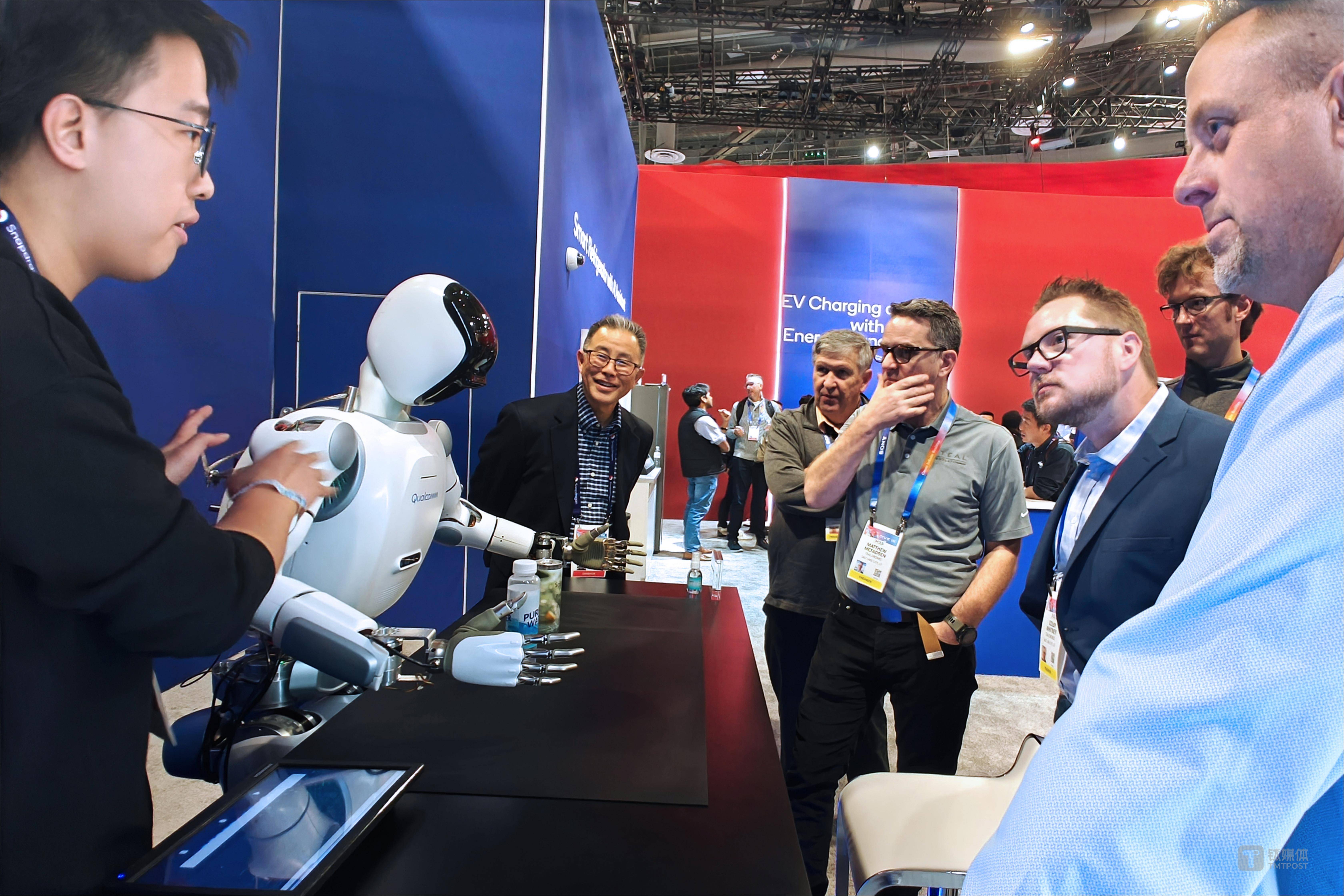 机器人如何越来越“像人”——在2025沈阳机器人大会观察具身智能前景