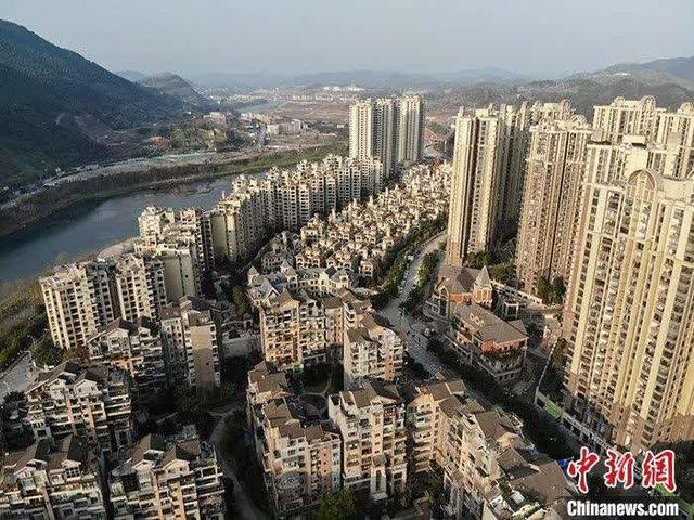 河南登封拟对一小镇征收房产税？消息人士：自住房一直是免税的！相关链接已不见