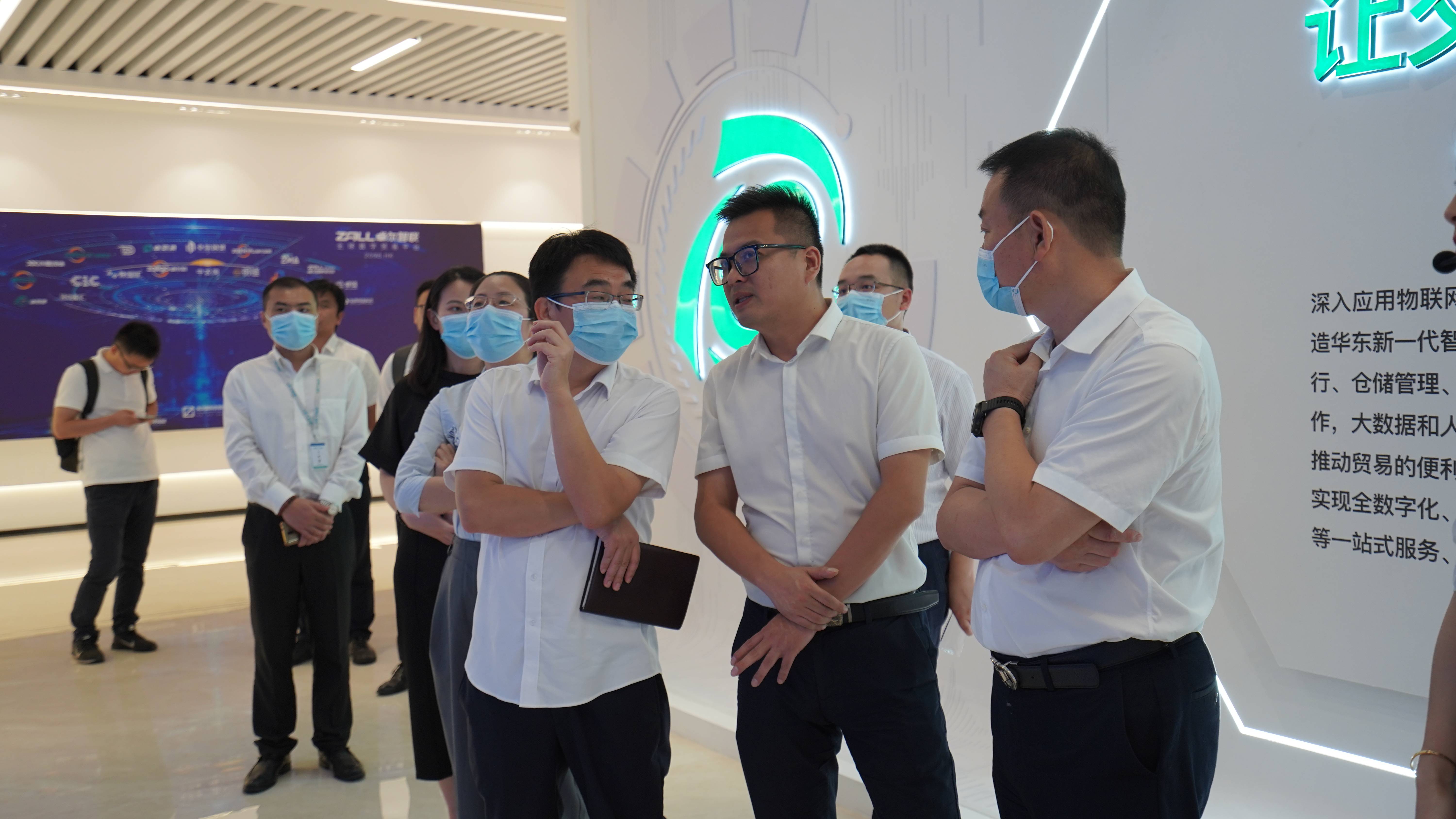 潘功胜:继续打击境内虚拟货币的经营和炒作 同时密切跟踪、动态评估境外稳定币发展