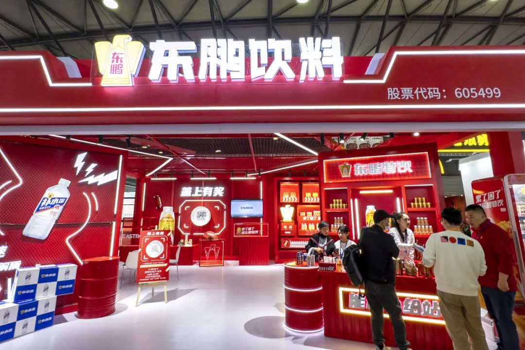 捷佳伟创董秘谭湘萍减持500股，减持金额4.83万元