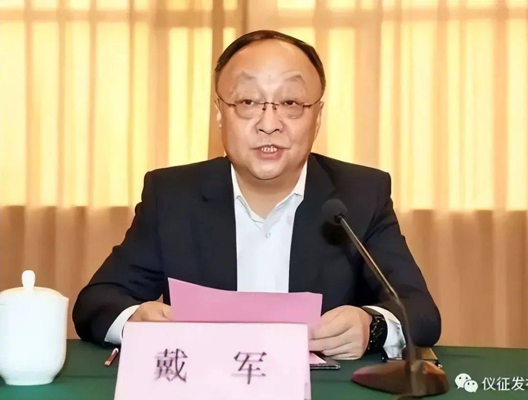 会畅通讯：选举何飞担任公司董事长