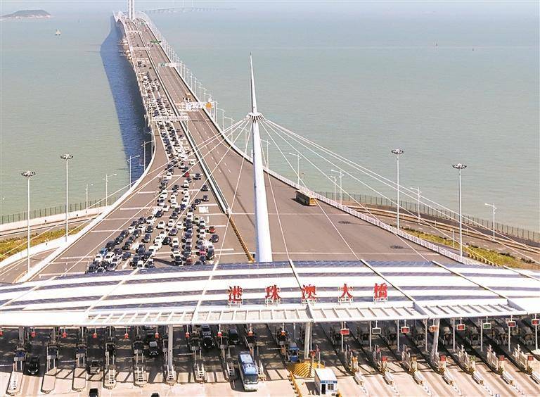 （粤港澳大湾区）“粤车南下”正式实施 首辆车通关