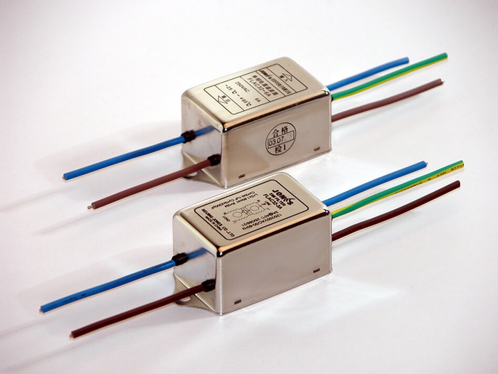 中石科技：提供热模组、导热垫片等产品