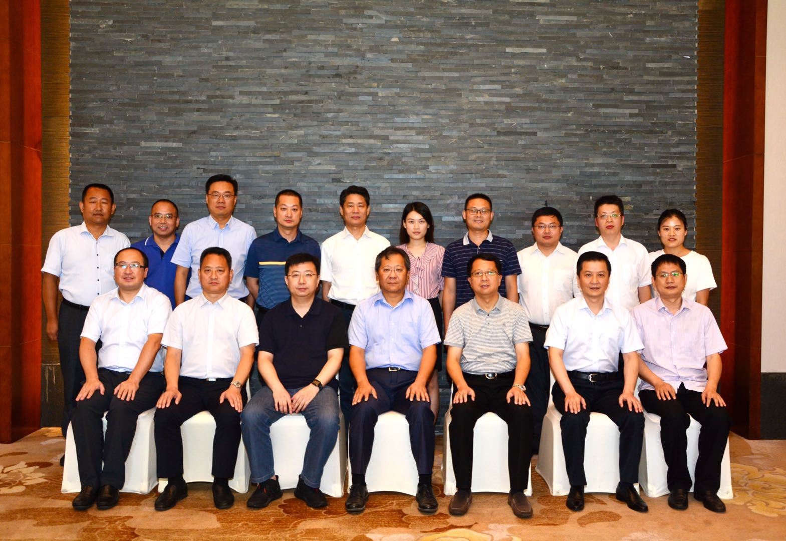 黔源电力：12月1日召开董事会会议