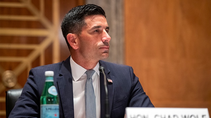 美国国土安全部长:计划扩大“旅行禁令”范围至30多个国家