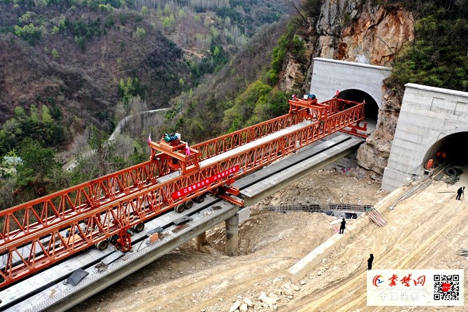 黄惠铁路建设取得关键进展首片T梁成功架设开启上部结构施工