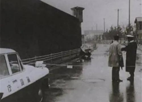 香港中环大劫案，4人抢走10亿日元后逃走！“至少10万张纸币重200斤，叠起来有3层楼高”！警方已抓获1人