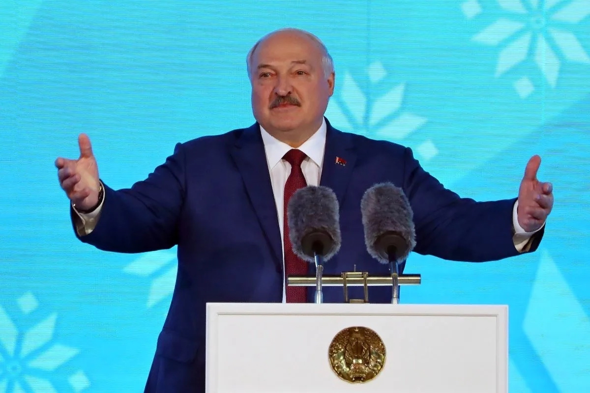 卢卡申科:“榛树”导弹系统已在白俄罗斯进入战斗值班状态