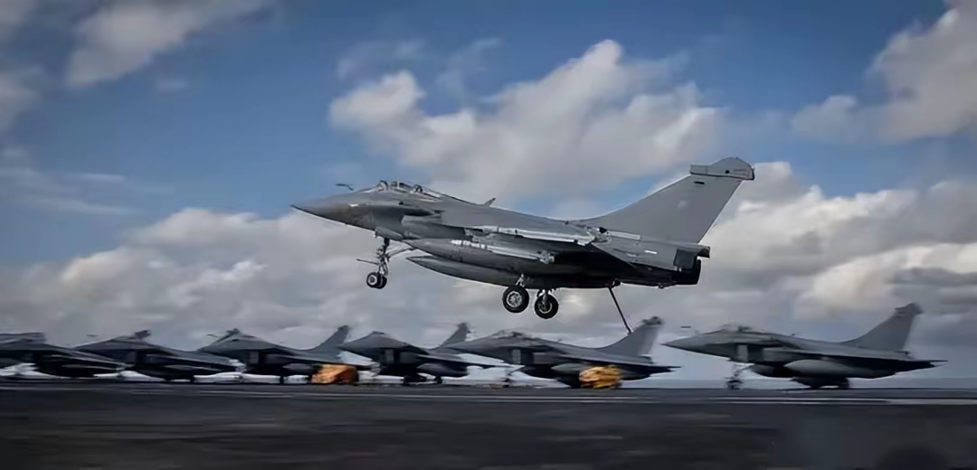 最新！马克龙：法国要建一艘新航母，替代现役的“戴高乐”号航母