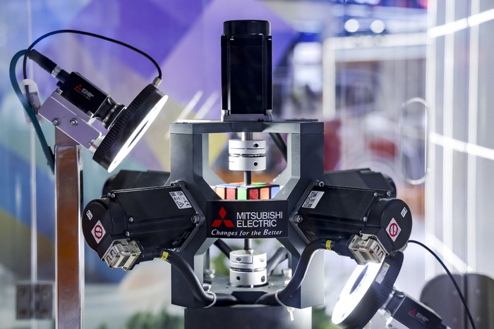 微光股份：公司和较多的机器人公司建立了合作关系