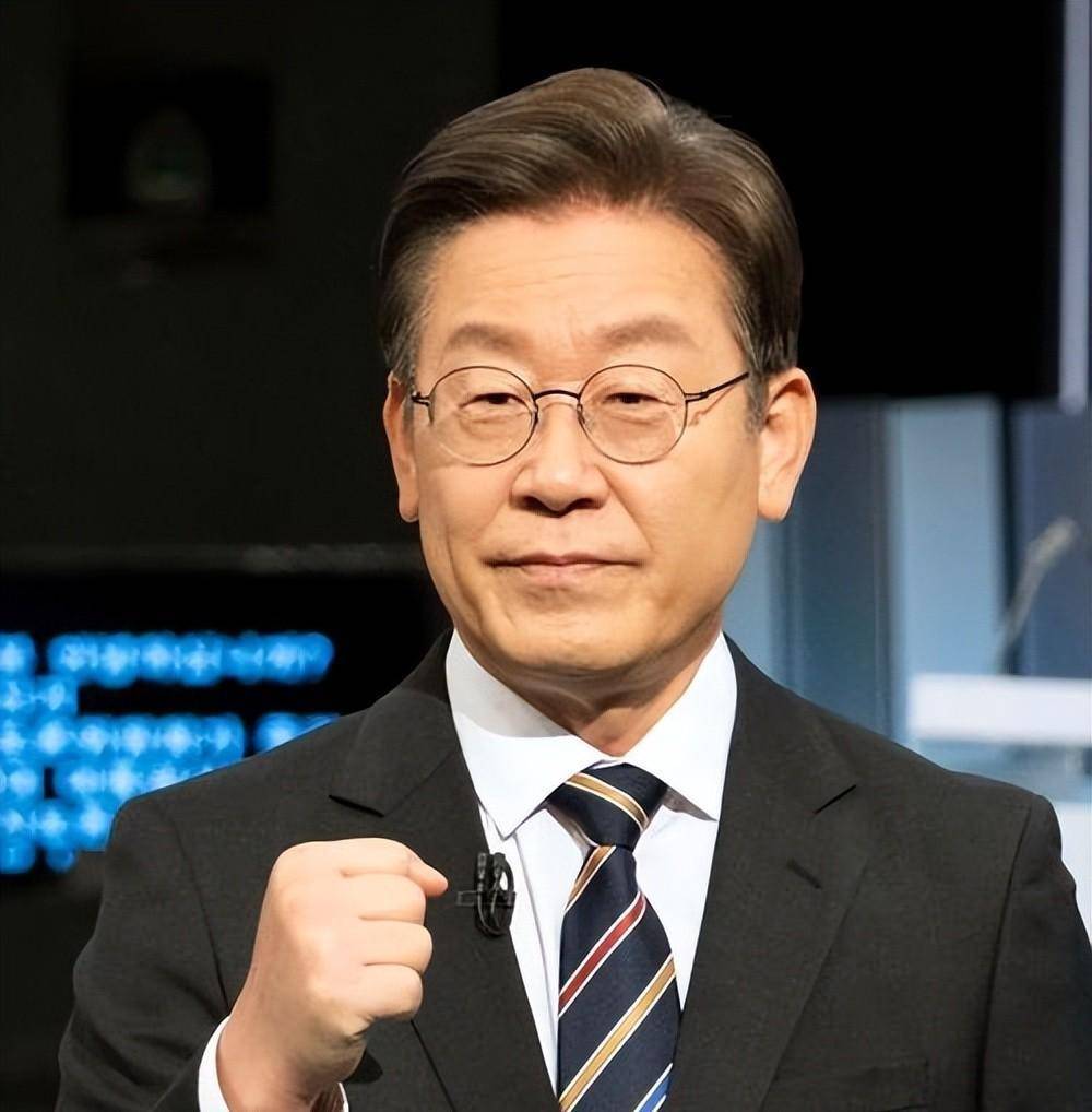 工信部副部长熊继军会见韩国驻华大使卢载宪