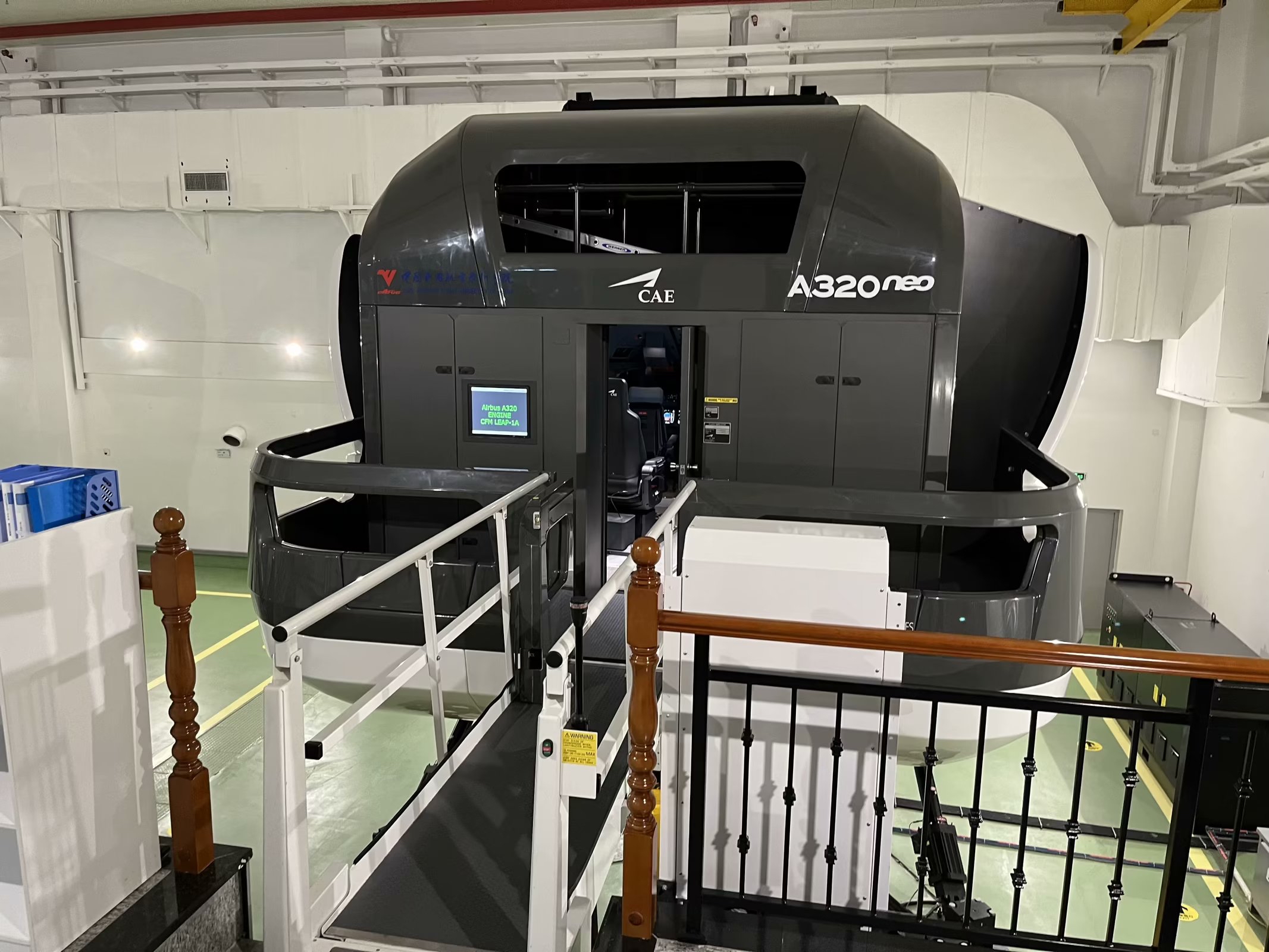 晶盛机电12英寸单片式碳化硅外延生长设备顺利交付