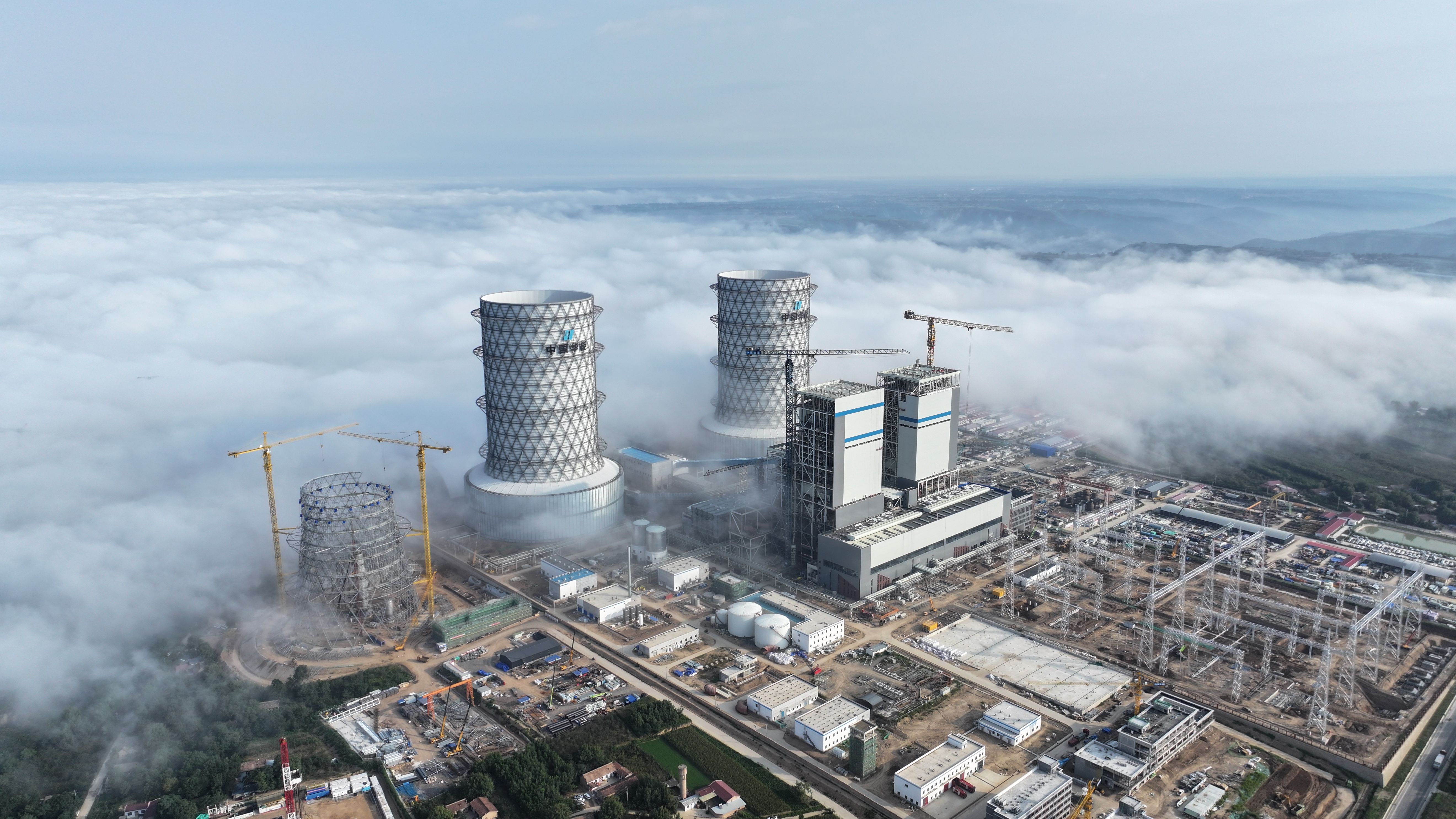 东华能源:正重点推动茂名碳纤维项目建设