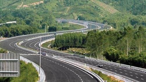 国家发改委:推动铁路自然垄断环节独立运营和竞争性环节市场化改革 优化收费公路政策