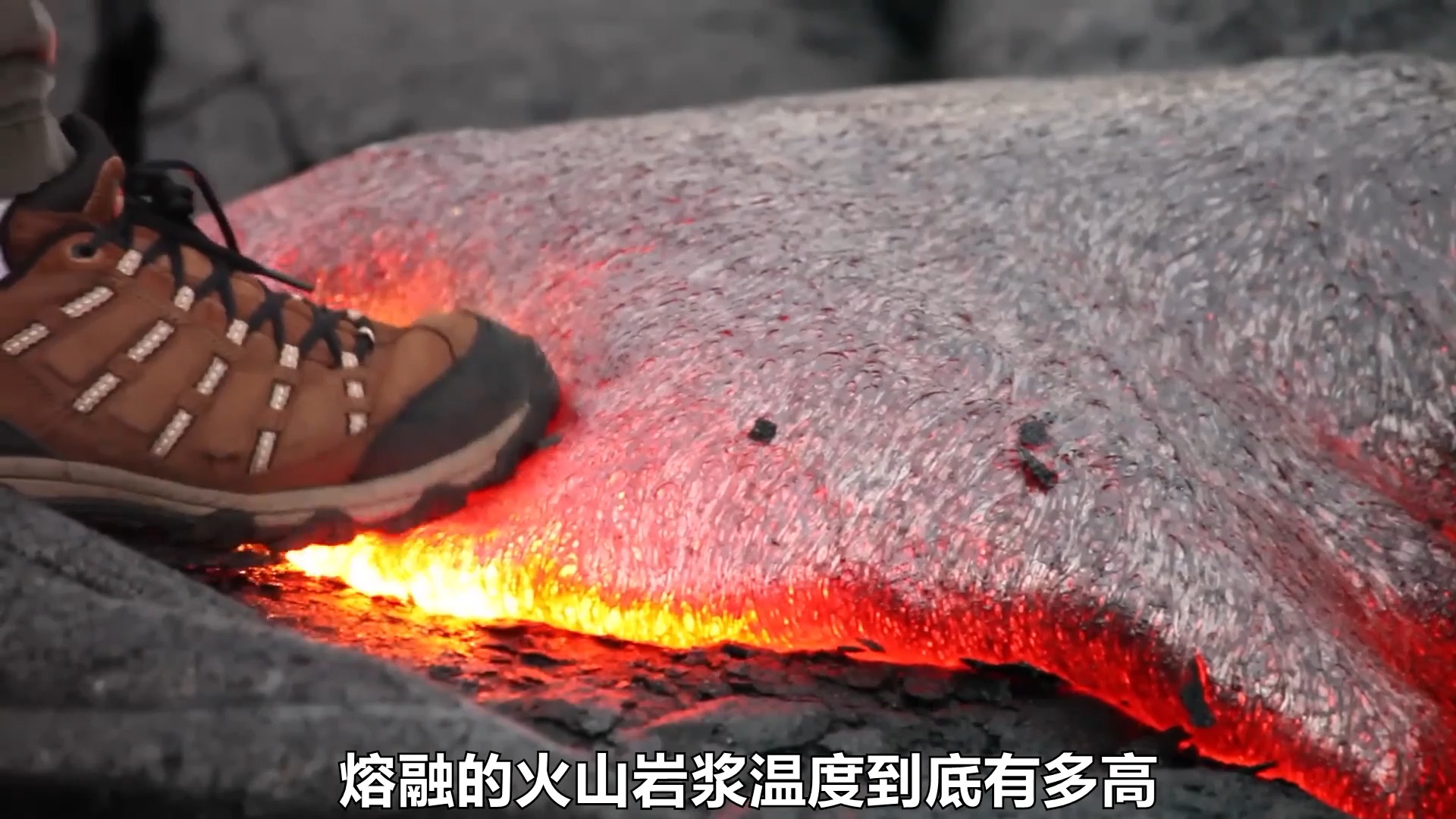 30万亿美元的美债火山：表面平静，内里熔岩奔涌？