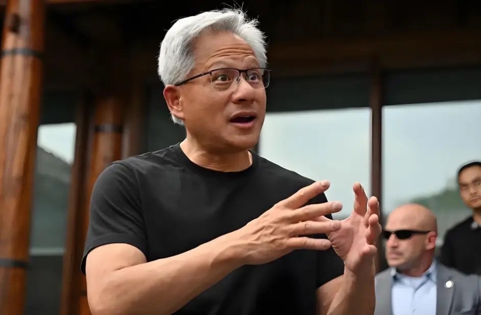 排队两小时入场，数千人现场听讲！英伟达新一代GPU发布，黄仁勋称“开源模型彻底改变了人工智能”，还提到了3个中国大模型