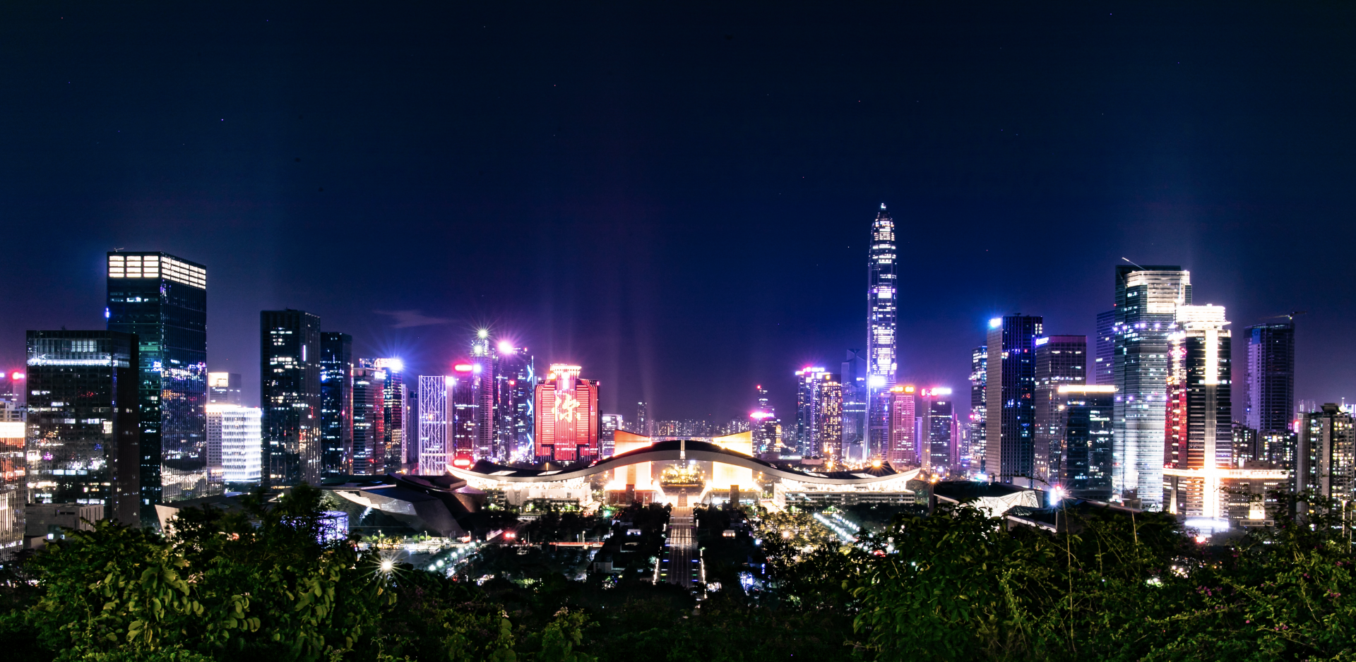 2025年广东全社会用电量居全国首位;深圳累计备案生成式人工智能服务已达49款丨大湾区财经早参