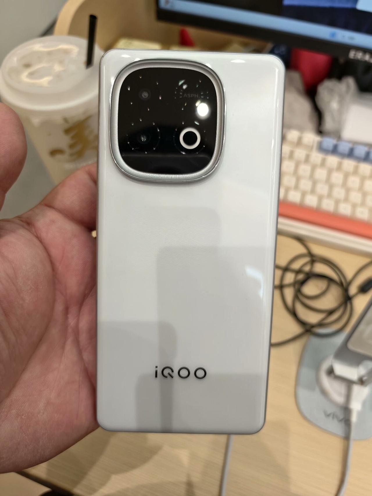 iQOO Z11 Turbo正式发布 2399元起打造中端全能机型