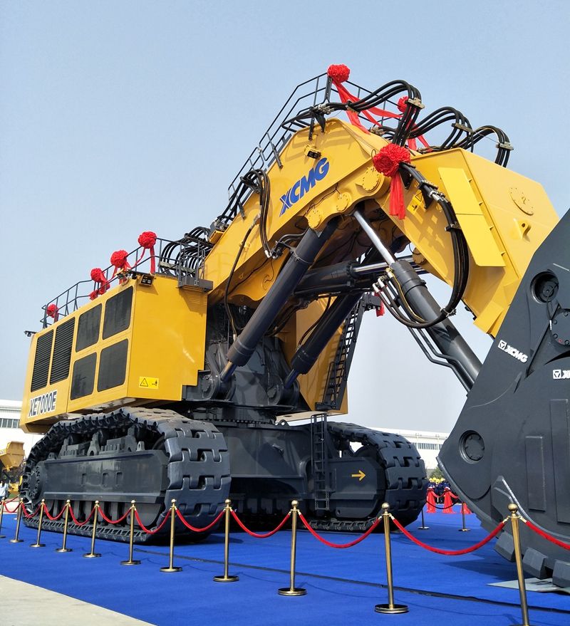 全球首套156米打桩船闭式能量回收系统及最大启闭液压缸下线