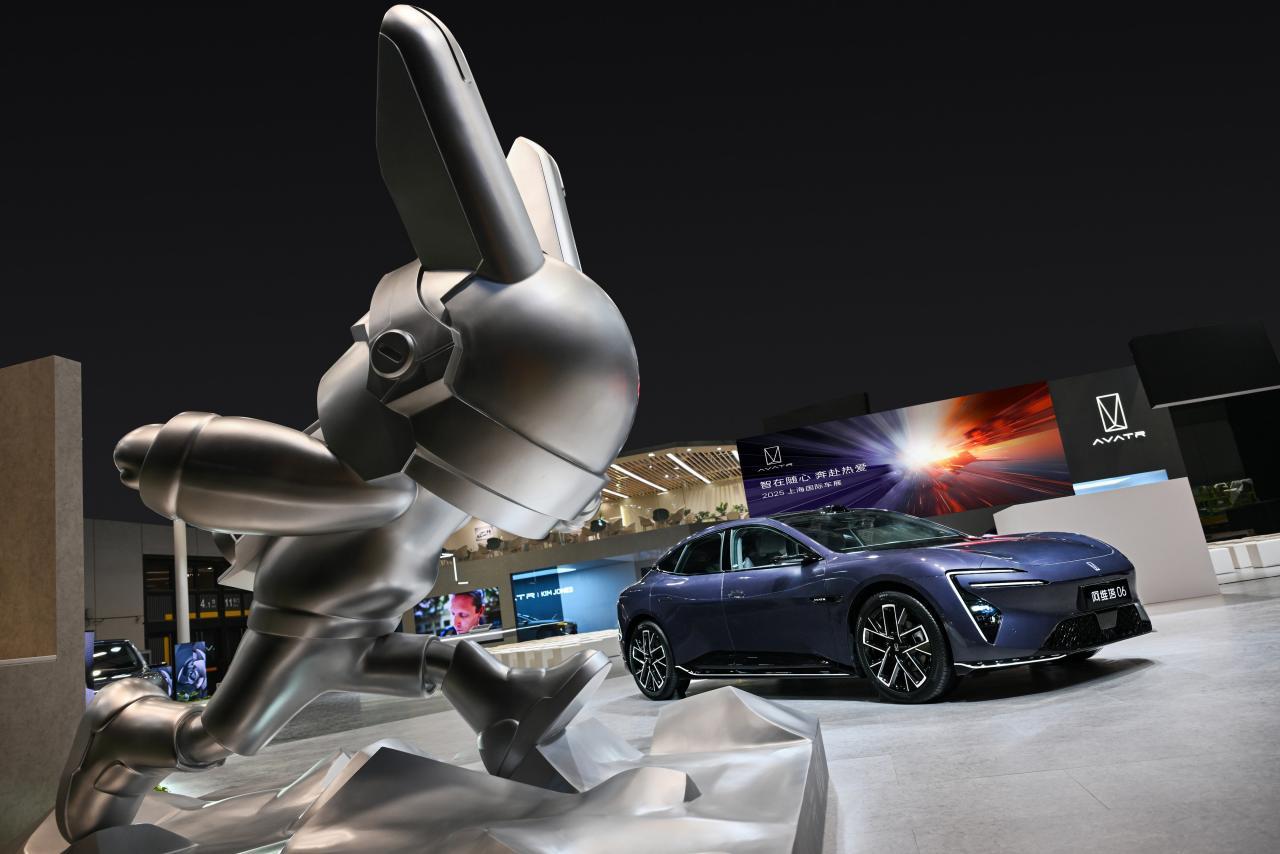 新款阿维塔12实车曝光 采用“乾��智驾ADS”标识