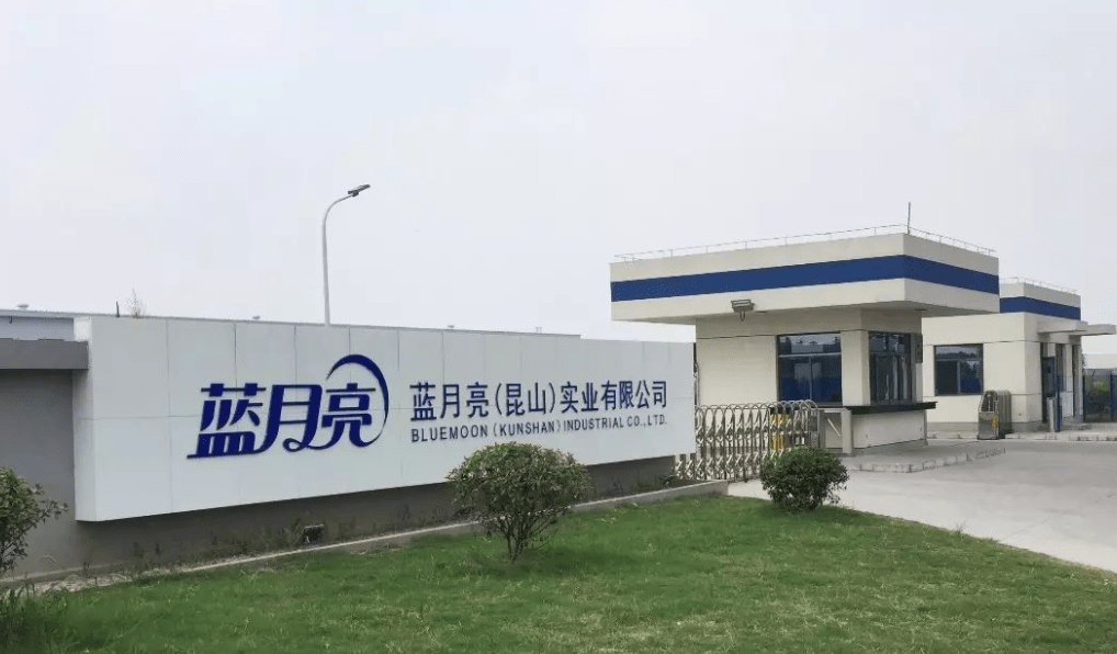 三雄极光:收入缩水、业绩预亏,创始团队内斗不休