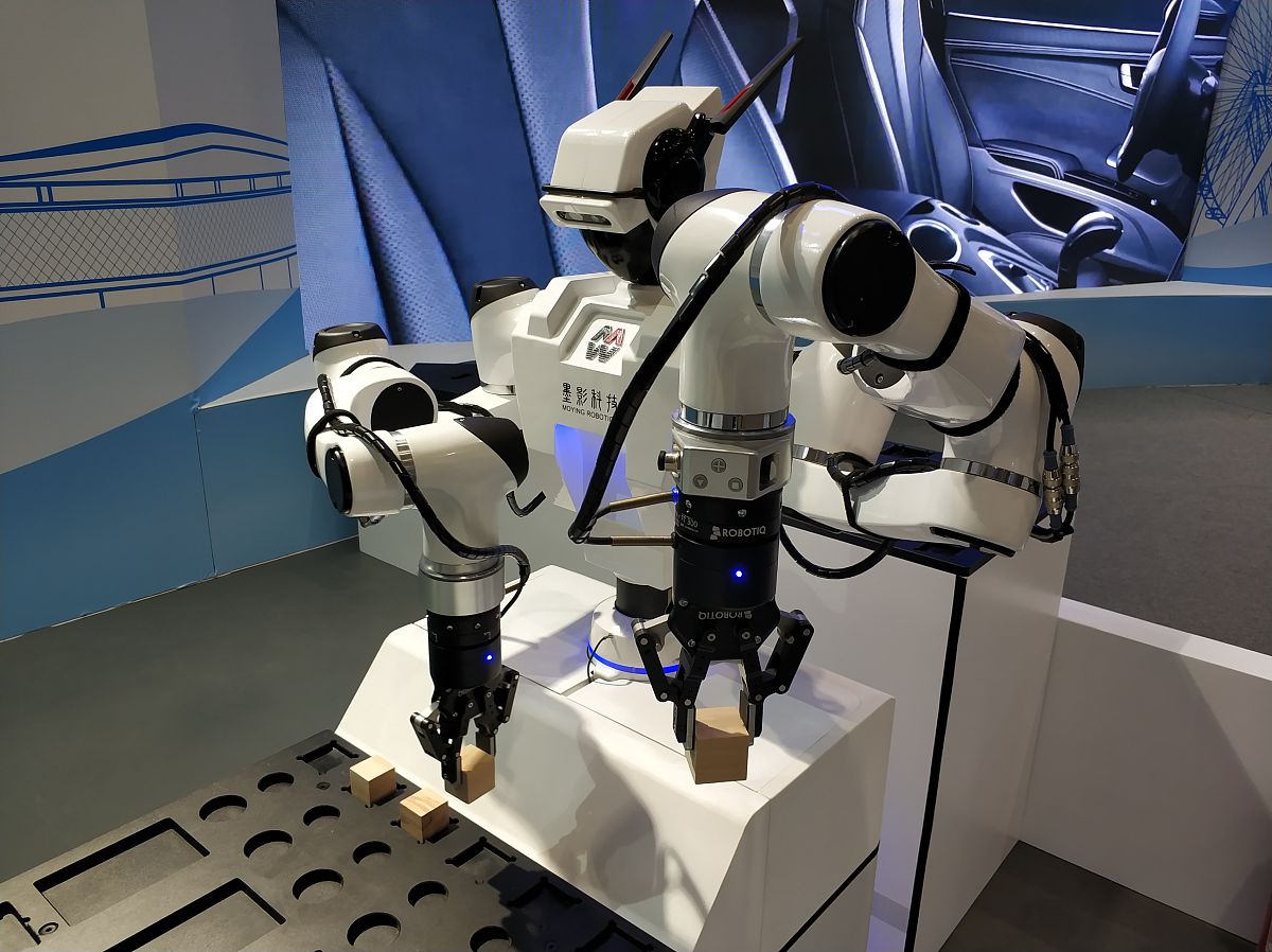 动力电池赛道密集突破 技术前沿多路并进