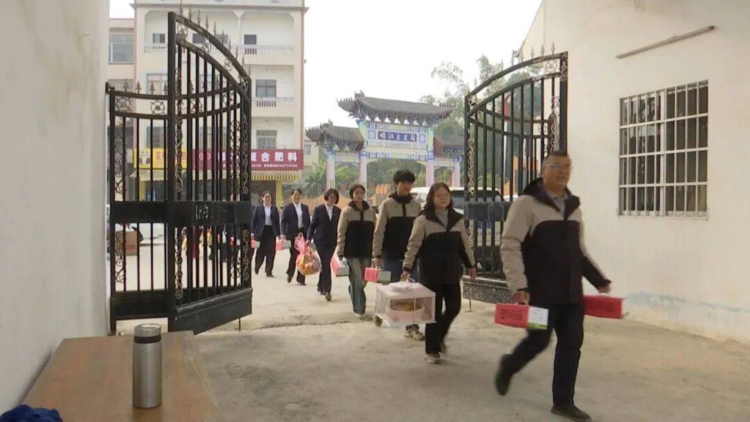 （新春走基层）从送一程到“护一生”：志愿者林新方情暖桑榆二十载